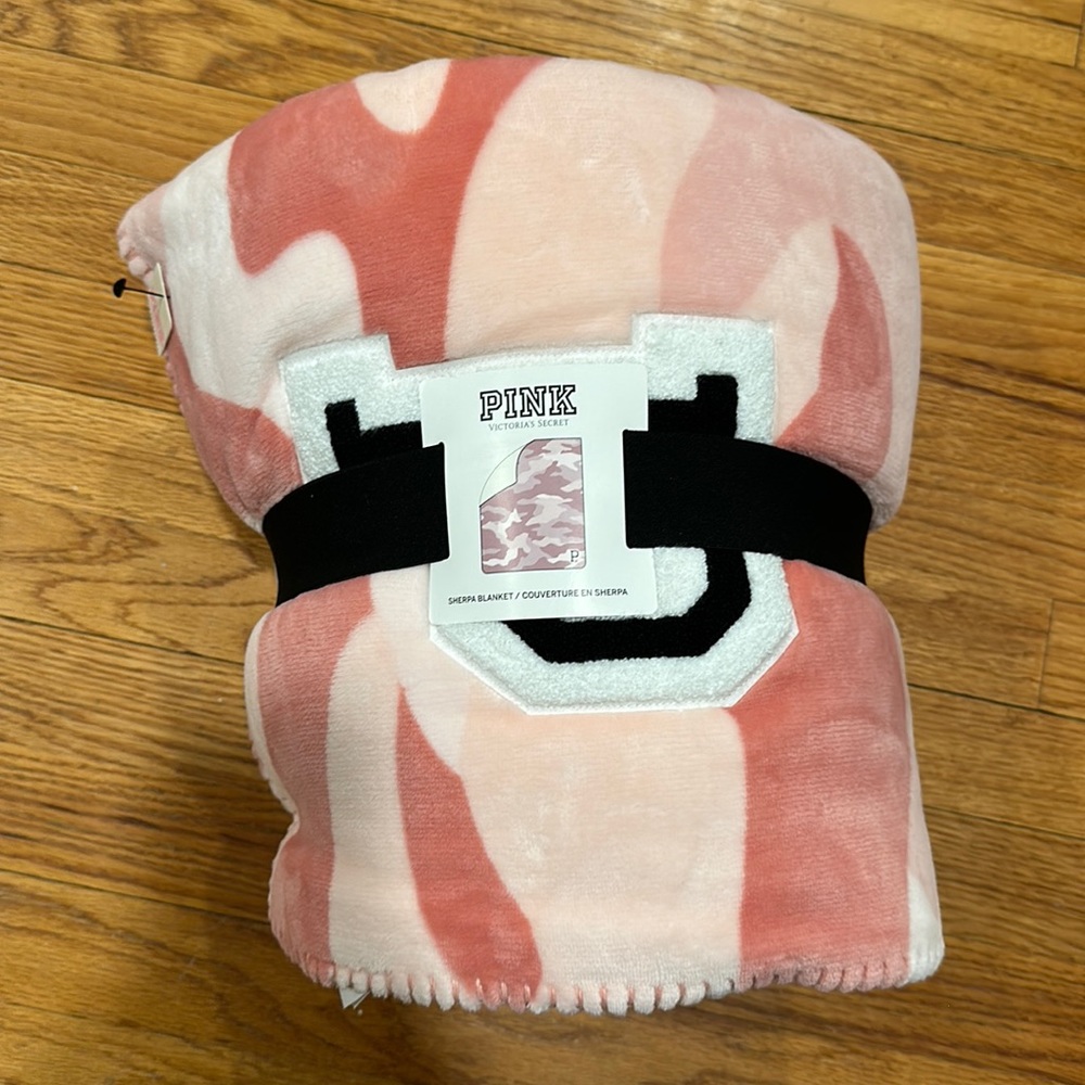 PINK Blanket